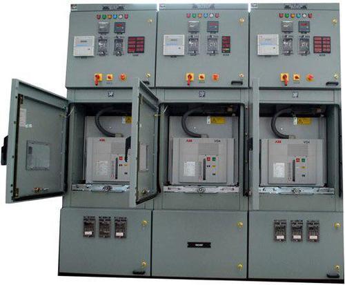 High tension switchgear with vacuum circuit breakers
